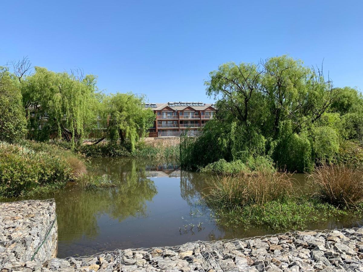 Or Tambo Self Catering Apartments, The Willows Boksburg Bagian luar foto
