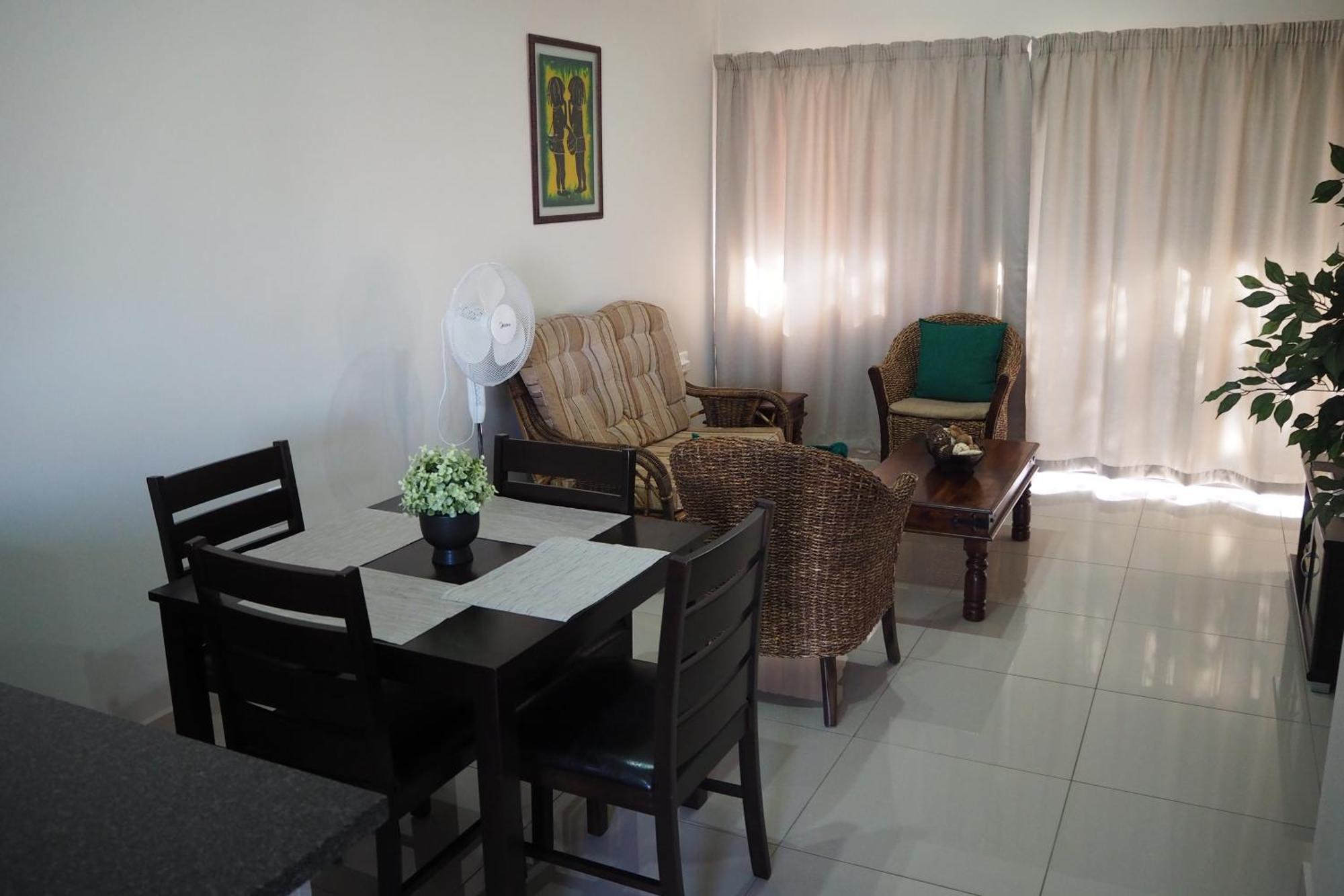 Or Tambo Self Catering Apartments, The Willows Boksburg Bagian luar foto