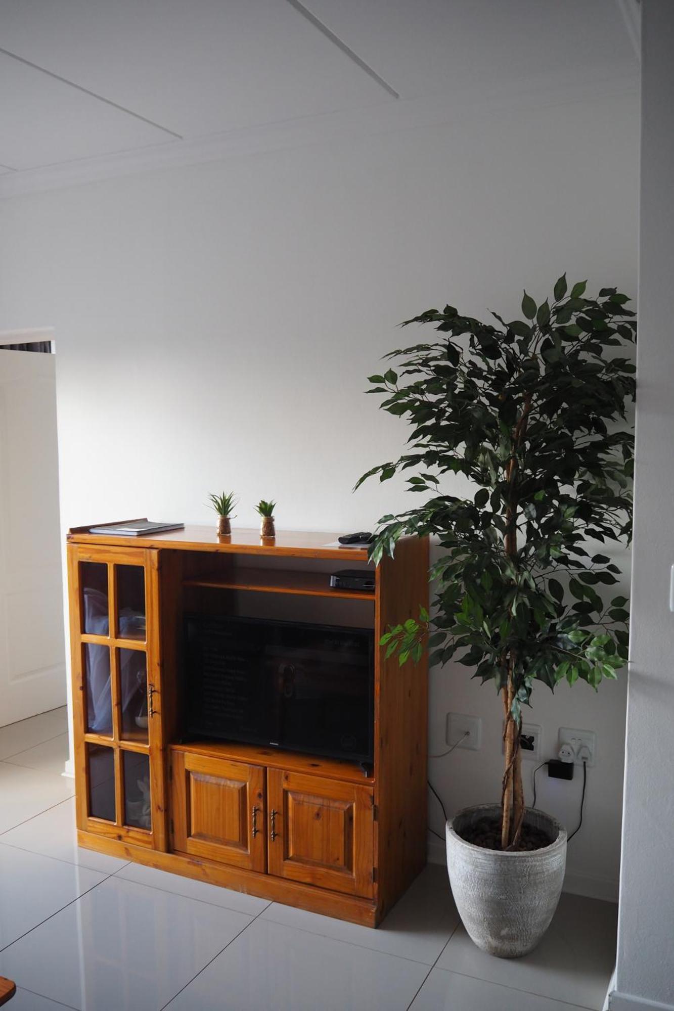 Or Tambo Self Catering Apartments, The Willows Boksburg Bagian luar foto