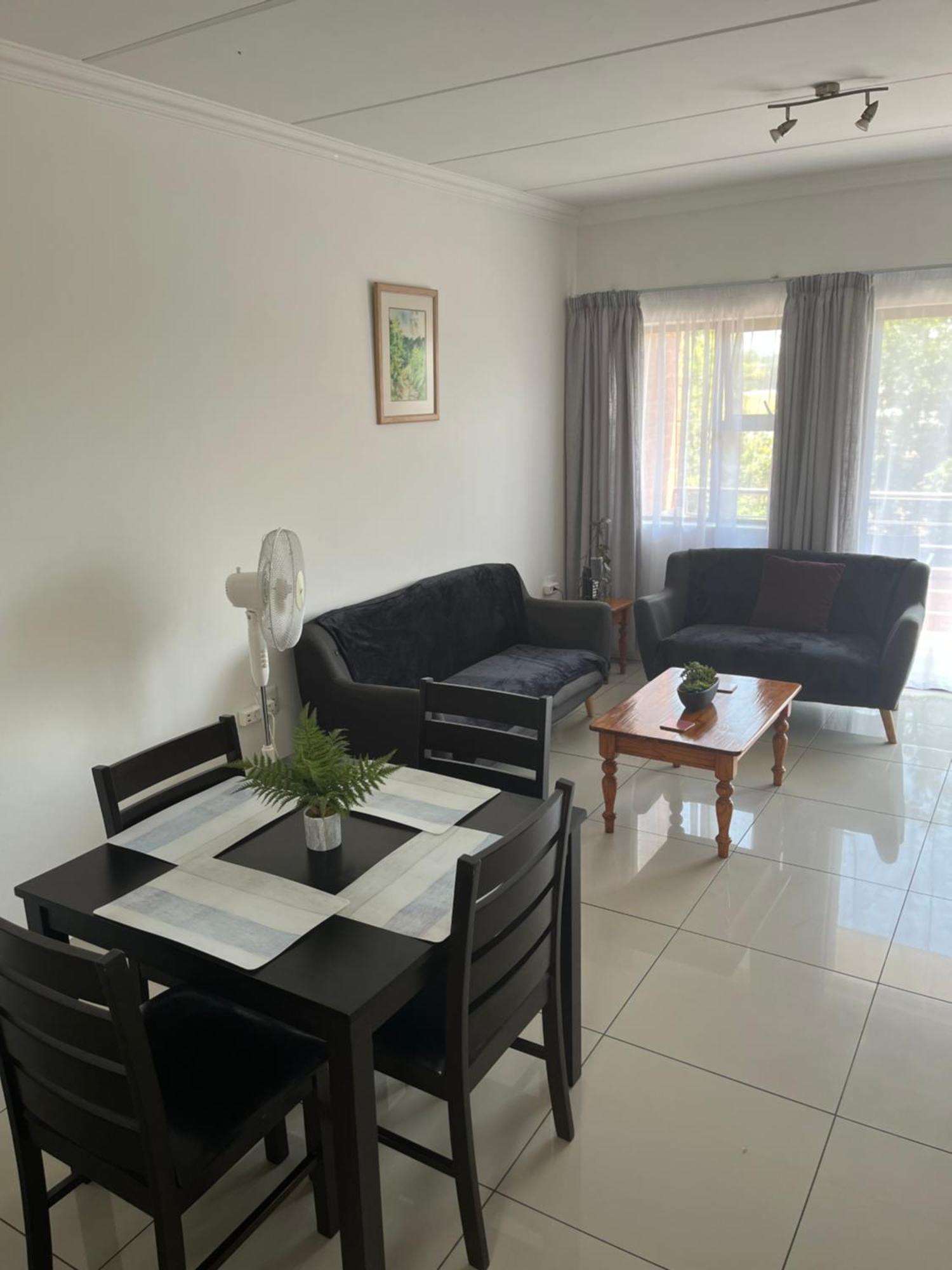 Or Tambo Self Catering Apartments, The Willows Boksburg Bagian luar foto