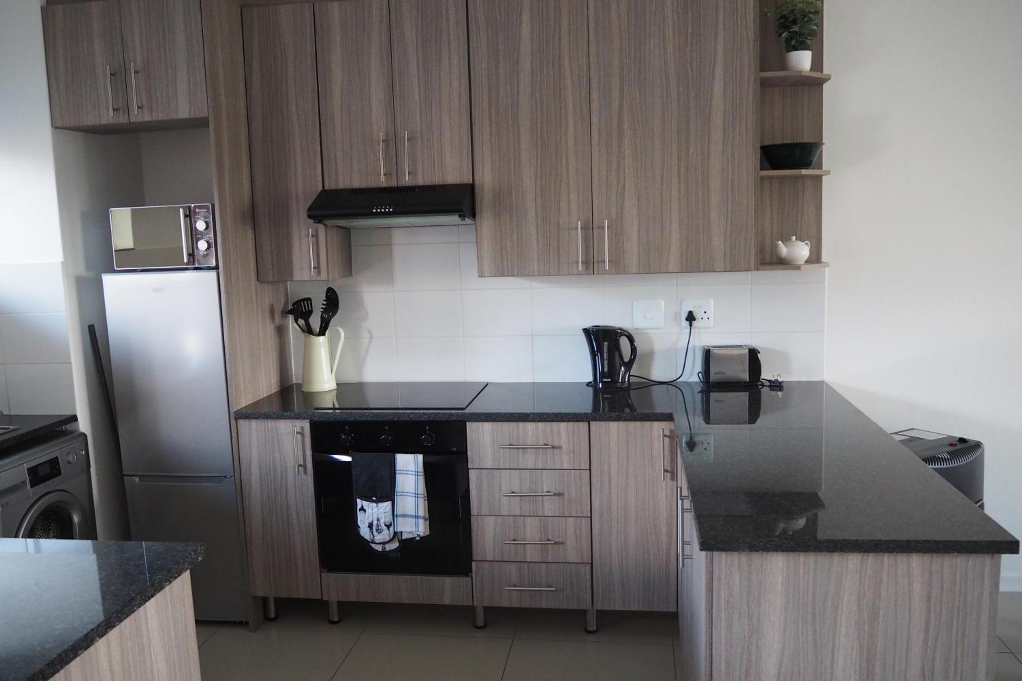 Or Tambo Self Catering Apartments, The Willows Boksburg Bagian luar foto