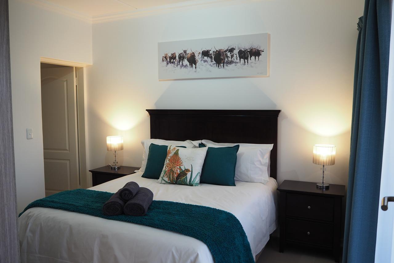 Or Tambo Self Catering Apartments, The Willows Boksburg Bagian luar foto