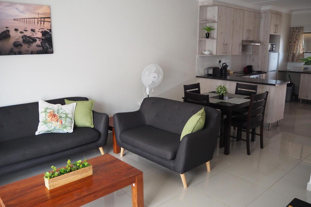 Or Tambo Self Catering Apartments, The Willows Boksburg Bagian luar foto