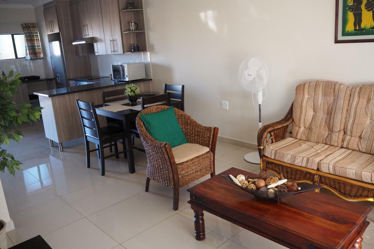 Or Tambo Self Catering Apartments, The Willows Boksburg Bagian luar foto